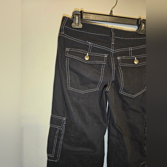 really baggy fashion nova jeans. - Picture 16 of 16